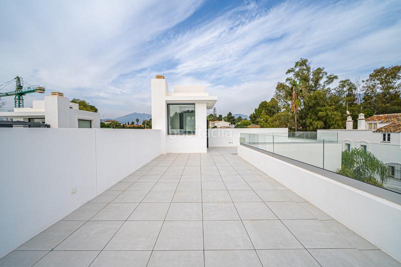 Foto 9022f076-3009-415d-aa6a-c4f4113d034f. Casa moderna villa ubicada en rio verde playa, milla de oro , a sólo 100 metros de la playa en Marbella