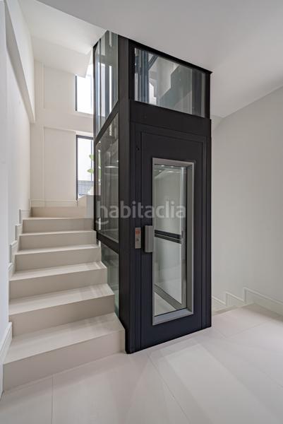 Foto c956c4d3-7d62-45dc-ab67-a3a7cda1a965. Casa moderna villa ubicada en rio verde playa, milla de oro , a sólo 100 metros de la playa en Marbella