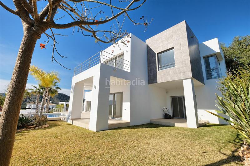 Foto 238b2db7-e558-469d-8b1e-187643ac2974. Casa villa de nueva construcción en puerto del capitán, en Benahavís