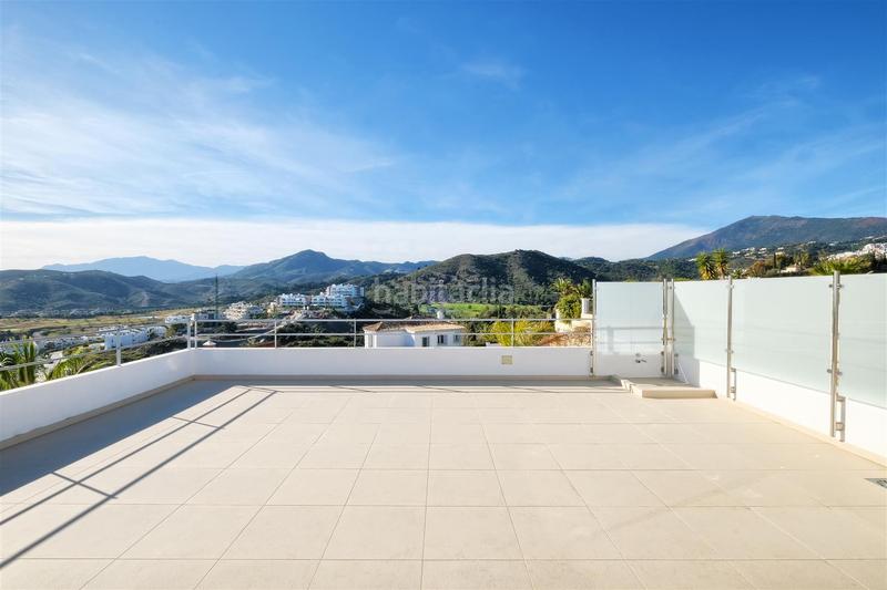 Foto dd812407-b3da-4f87-8bf2-fae0f3f4dd13. Casa villa de nueva construcción en puerto del capitán, en Benahavís