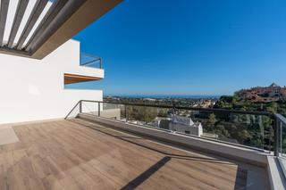 tic en Los Naranjos. Fabuloso apartamento tico de obra nueva con todos los servicios