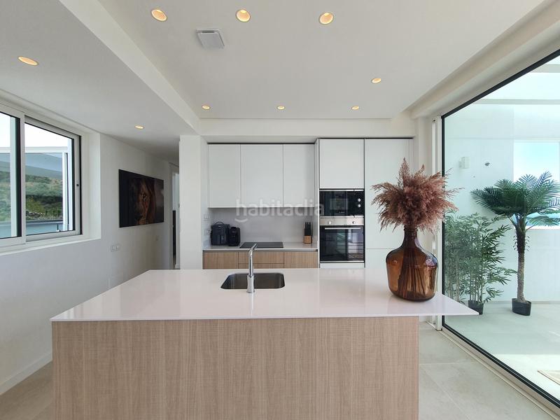 Foto c2ecf204-d77e-4e85-ab01-5e63f463e780. Ático lujoso ático en una exclusiva urbanización en la zona norte de marbella, en palo alto en Ojén