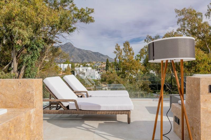 Foto 1023dd00-005e-4bb8-a0d1-4344a5710291. Casa magnífica villa de 6 dormitorios situada en el corazón del valle del golf de nueva andalucía, la cerquilla, en Marbella