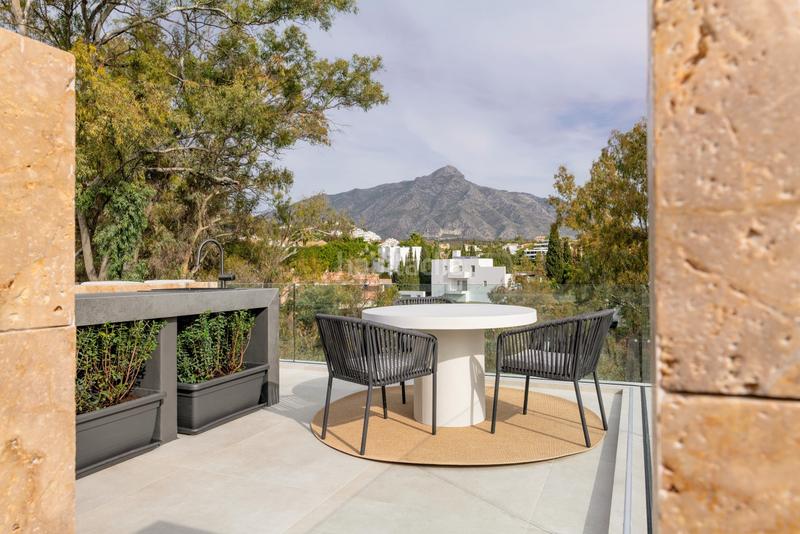 Foto 812773be-3a52-4f2c-a729-4a359ede24d2. Casa magnífica villa de 6 dormitorios situada en el corazón del valle del golf de nueva andalucía, la cerquilla, en Marbella