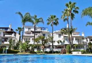 Planta baixa a Los Naranjos. Precioso apartamento en planta baja en los naranjos de marbella,