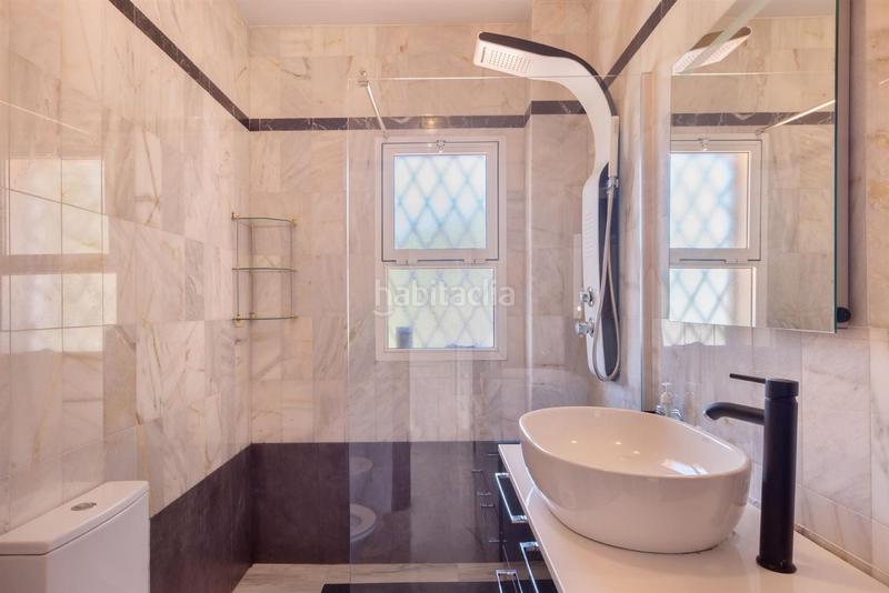 Foto 4d0cdf0e-0535-4977-b50e-ae94b1516f94. Casa fantástica villa de estilo clásico en la prestigiosa urbanización de Hacienda Las Chapas, este en Marbella