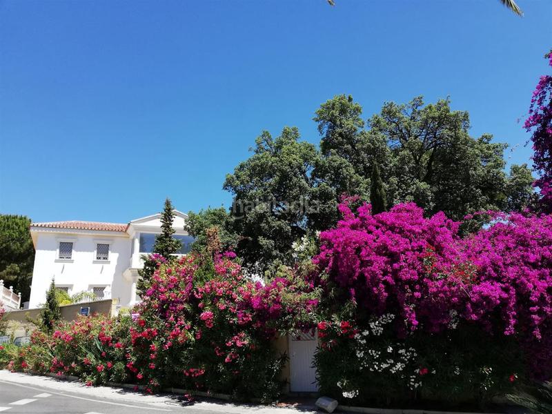 Foto 53e1593e-6ee9-47d5-9cfe-0fc152c7130c. Casa fantástica villa de estilo clásico en la prestigiosa urbanización de Hacienda Las Chapas, este en Marbella