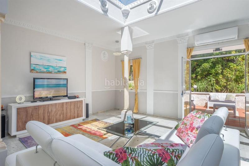Foto ebaaeaab-dabf-47ae-a508-e083cb040d66. Casa fantástica villa de estilo clásico en la prestigiosa urbanización de Hacienda Las Chapas, este en Marbella