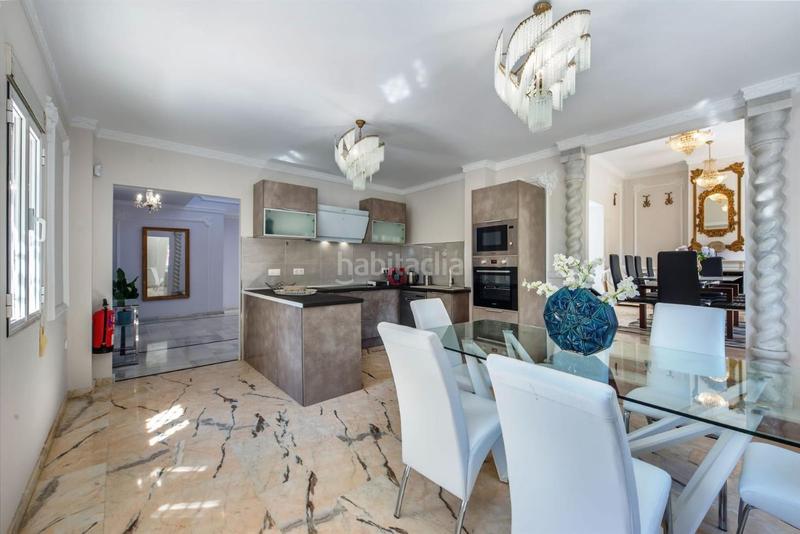 Foto f2eec5d3-4ece-4a8b-b54c-3b8e5c0432fc. Casa fantástica villa de estilo clásico en la prestigiosa urbanización de Hacienda Las Chapas, este en Marbella