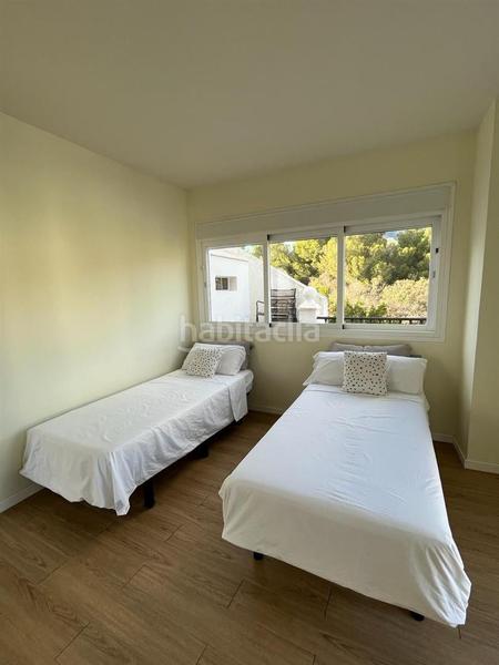 Foto 49c1b2da-c743-4c16-9593-facf9340a6a8. Ático fantástico ático dúplex con orientación sur en una bonita urbanización en la zona de nageles, en Marbella