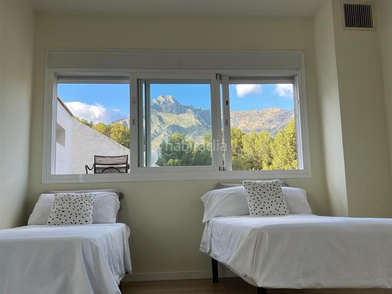 Foto 63e48cd5-8568-474c-bc7e-3f0464652d54. Ático fantástico ático dúplex con orientación sur en una bonita urbanización en la zona de nageles, en Marbella