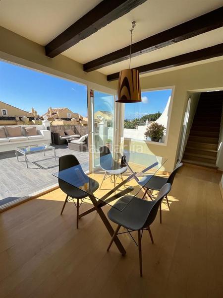 Foto acfe5de3-84b5-4a61-a86c-8927bfc53e5b. Ático fantástico ático dúplex con orientación sur en una bonita urbanización en la zona de nageles, en Marbella