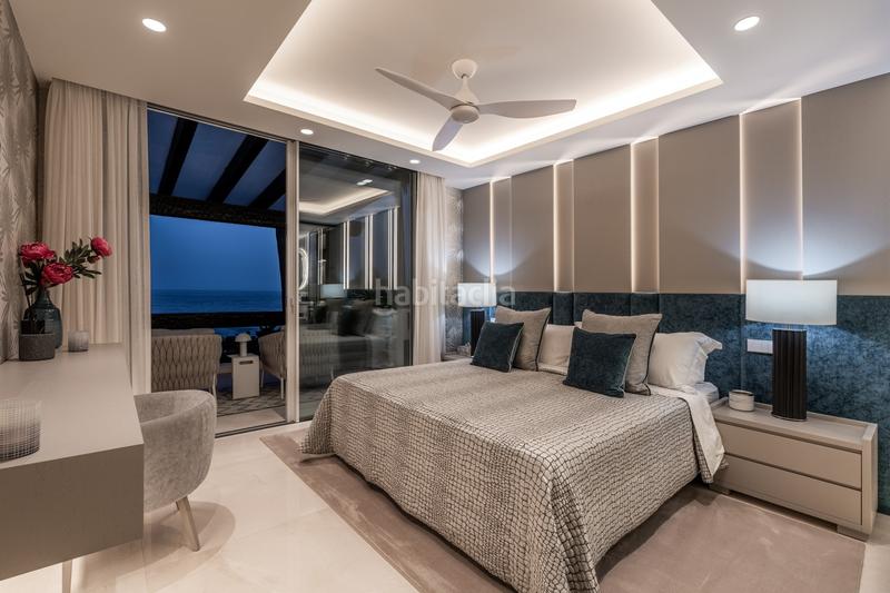 Foto 0c2170c7-abb3-4617-89d9-a18e2a0365aa. Apartamento espectacular y lujoso apartamento en primera línea de playa en la zona más exclusiva , Puente Romano en Marbella