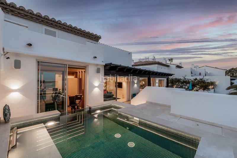 Foto 414a46a2-4245-4419-bca8-f0747cc445a9. Apartamento espectacular y lujoso apartamento en primera línea de playa en la zona más exclusiva , Puente Romano en Marbella