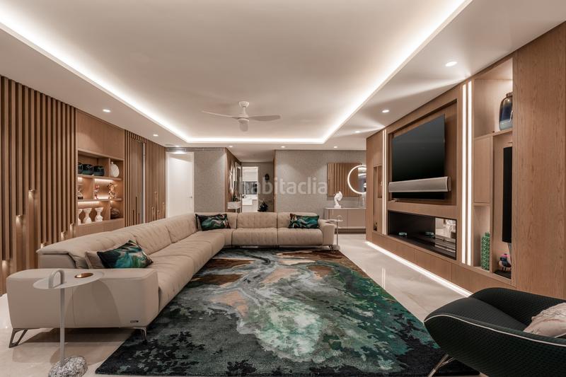 Foto 7e1921ea-636e-40bf-b865-eb8f4137f001. Apartamento espectacular y lujoso apartamento en primera línea de playa en la zona más exclusiva , Puente Romano en Marbella