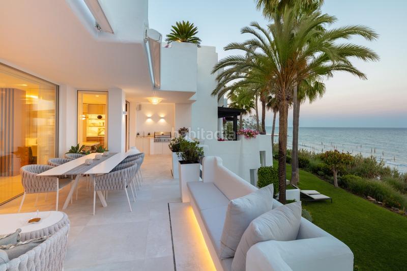 Foto bbbdd375-a8ee-4c24-a04a-afe4636333c2. Apartamento espectacular y lujoso apartamento en primera línea de playa en la zona más exclusiva , Puente Romano en Marbella