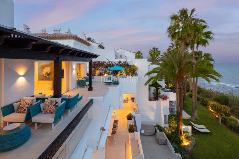 Foto c1537c1e-2fa7-4ba9-88fd-19981132f617. Apartamento espectacular y lujoso apartamento en primera línea de playa en la zona más exclusiva , Puente Romano en Marbella