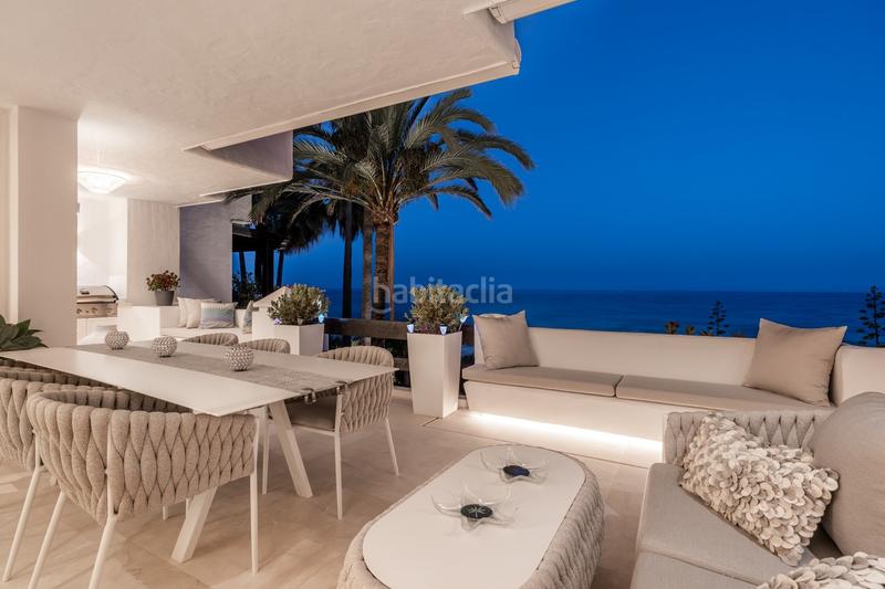 Foto c3252371-7ae1-4b93-a346-16552f487e78. Apartamento espectacular y lujoso apartamento en primera línea de playa en la zona más exclusiva , Puente Romano en Marbella