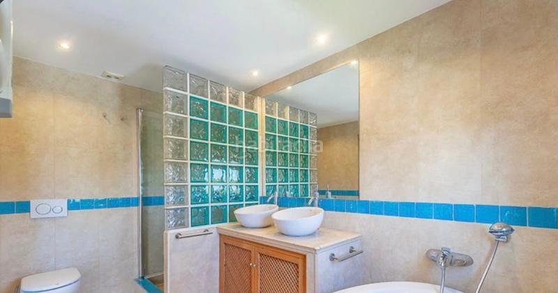 Foto 34b6e718-c215-4907-9a5a-6452aae20683. Lloguer casa amb aparcament piscina a Río Real Marbella
