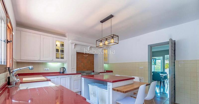 Foto 89d32901-efb9-4104-8da8-67d1b7c65f4e. Lloguer casa amb aparcament piscina a Río Real Marbella