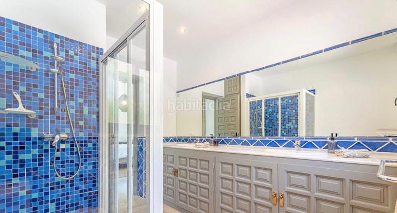 Foto bf85b8bb-d4cc-4b22-aabd-88c77d84f974. Lloguer casa amb aparcament piscina a Río Real Marbella