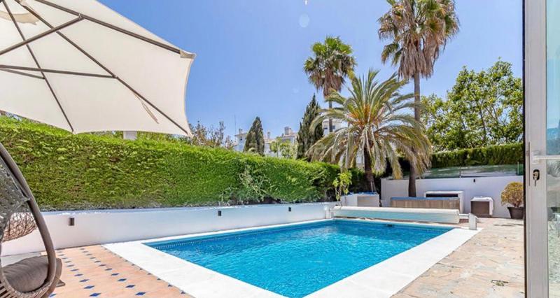 Foto c1d760b9-5053-4953-9814-8dc302f45205. Lloguer casa amb aparcament piscina a Río Real Marbella