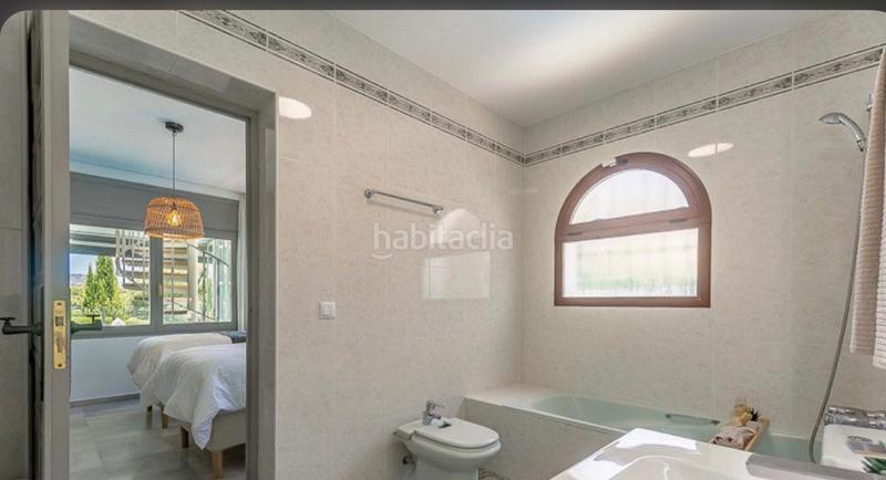 Foto d092d36f-d37a-4907-900c-80a0b1f97466. Lloguer casa amb aparcament piscina a Río Real Marbella