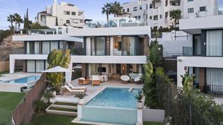 Maison à Villacana - Costalita - Saladillo. Villa moderna de lujo en la resina golf, estepona nueva milla de