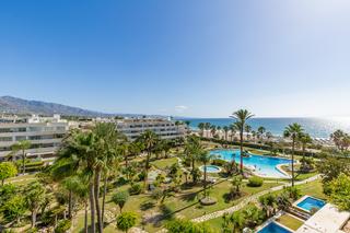 Àtic a Puerto Banús. Bajada de precio! lujoso penthouse en urbanización de lujo en pr
