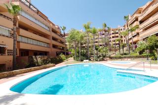 Planta baixa a La Carolina - Guadalpín. Precioso y luminoso apartamento junto a la playa en la milla de