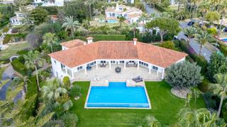 Casa a Hacienda Las Chapas. Hermosa villa orientada al sur en la exclusiva urbanización haci