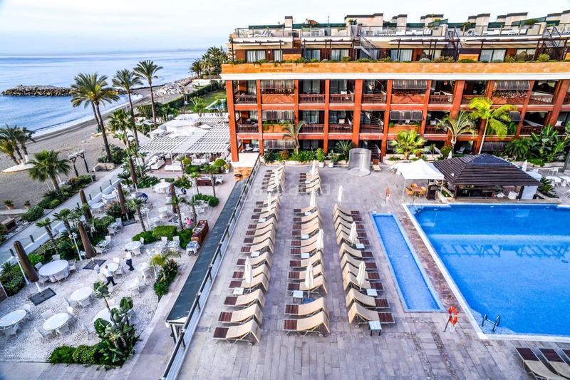 Foto 458bdcdc-42a6-489a-804a-0c93a6b68663. Ático fantástico ático dúplex en guadalpín banús, primera línea de playa, frontal al mar con impresionantes vistas en Marbella