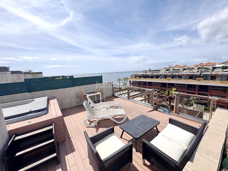 Foto 8c8dc019-6a23-4759-908b-0a49e1bfa45f. Ático fantástico ático dúplex en guadalpín banús, primera línea de playa, frontal al mar con impresionantes vistas en Marbella