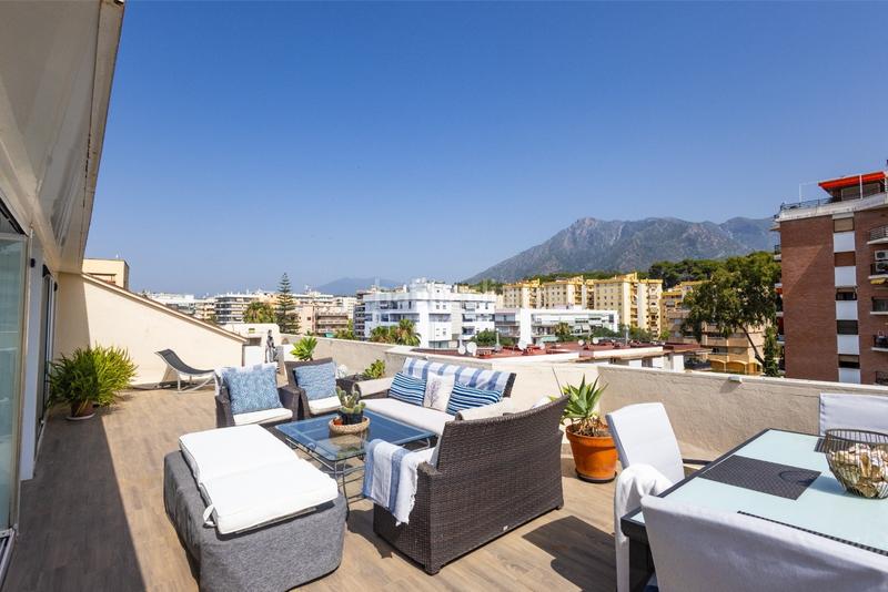 Foto 06e6432f-ffd8-4c64-b26e-f6dda7932aae. Ático exclusivo ático dúplex en segunda línea de playa en la fontanilla, centro en Marbella