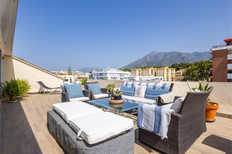 Foto 720fb1f1-42ff-48af-bc3c-5dcb0d1b8489. Ático exclusivo ático dúplex en segunda línea de playa en la fontanilla, centro en Marbella