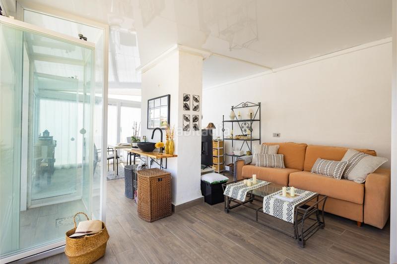 Foto c00e3ad0-ac9b-42f1-8004-eacb87e10543. Ático exclusivo ático dúplex en segunda línea de playa en la fontanilla, centro en Marbella