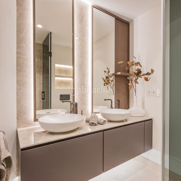 Foto 316f3830-5ffb-4dfd-85a2-6351abeba335. Apartamento lujoso apartamento en primera línea de playa con increíbles vistas en bahía dEl Velerín, en Estepona