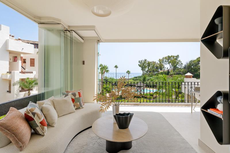 Foto 374a9fe2-567d-4cb1-8795-88368a6148b7. Apartamento lujoso apartamento en primera línea de playa con increíbles vistas en bahía dEl Velerín, en Estepona