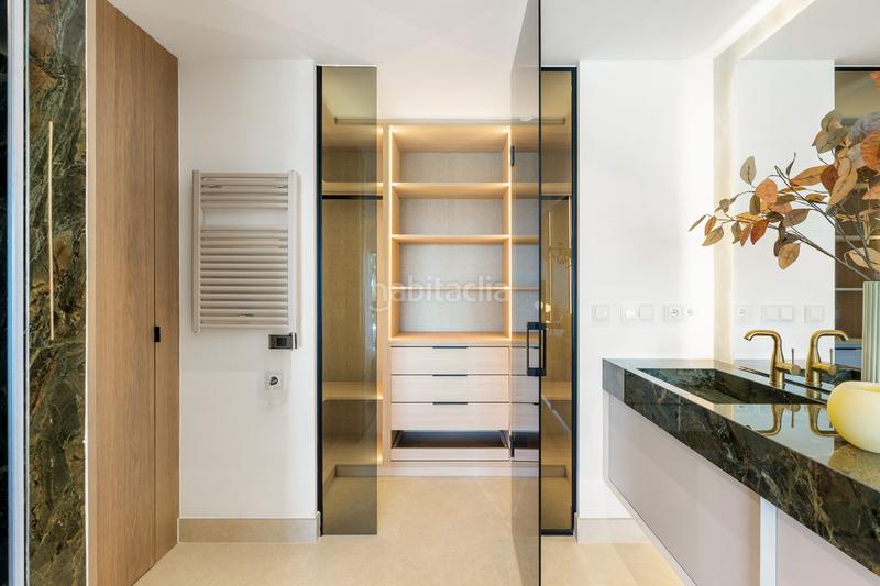 Foto 576ee4bf-bb63-431e-8c79-e1798b84700b. Apartamento lujoso apartamento en primera línea de playa con increíbles vistas en bahía dEl Velerín, en Estepona