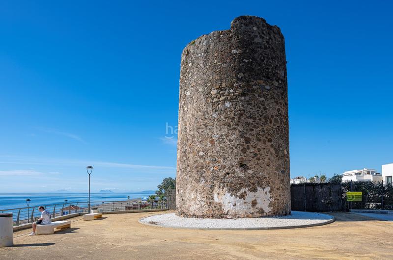 Foto 7678e9a7-541e-4e8f-a11f-a793d9af9931. Apartamento lujoso apartamento en primera línea de playa con increíbles vistas en bahía dEl Velerín, en Estepona