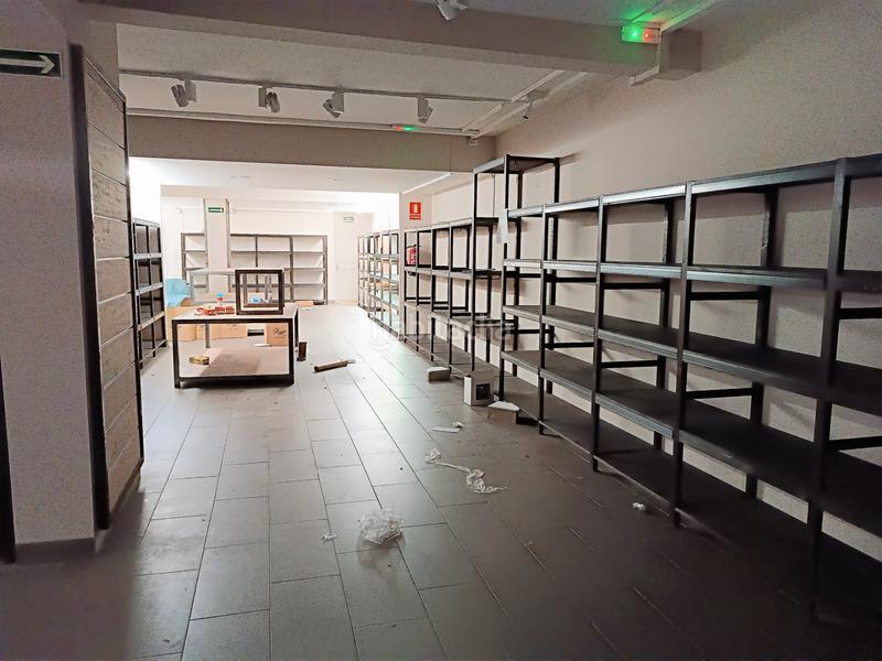 Foto d4c9e4d1-246c-4eca-a20c-2d9669ab9701. Alquiler local comercial local de 334 m2 en calle peatonal en Castelldefels