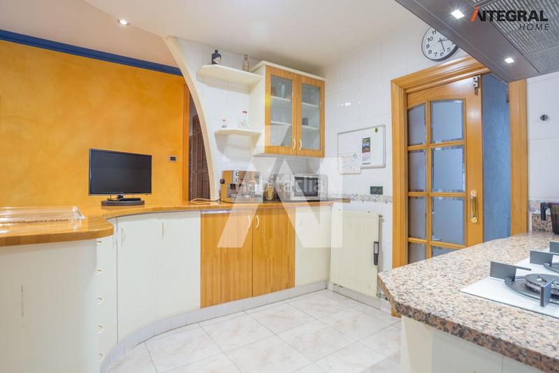 Foto 0353b990-8a7c-417b-8852-fbbd99d6dc79. Chalet mit heizung parking pool in Zona Alta Premià de Mar