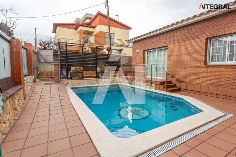 Foto b24a2ee6-ef46-49b6-89e0-60eb44af98fa. Chalet mit heizung parking pool in Zona Alta Premià de Mar