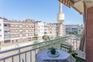 Àtic a Pla d'en Boet. Bonito y amplio ático reformado, con terraza y párking en la zon