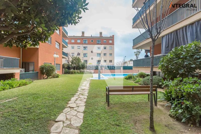 Foto 099f4df3-5e2d-4f73-b192-8afe2d119ff6. Planta baixa amb calefacció piscina a Centre Vilassar de Mar