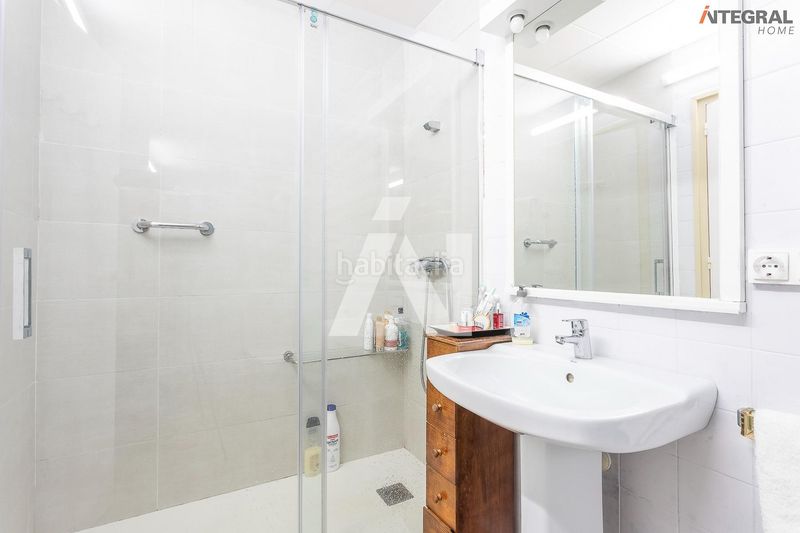 Foto c635de32-cf3c-48b9-8ded-351ba764ad86. Pis a Centre Pineda de Mar