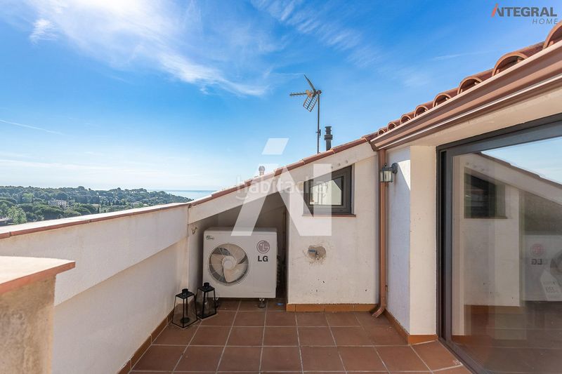 Foto dadbcb93-45e1-4c48-9b7f-2af61bf1d752. Casa adosada en Premià de Dalt