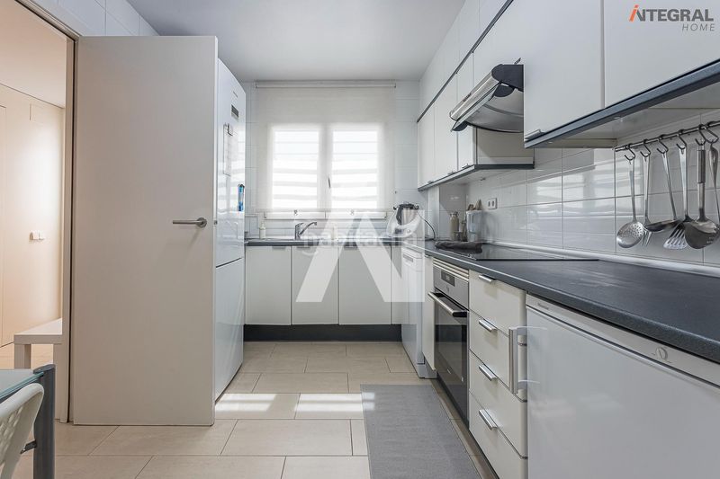 Foto aa5221db-921a-4a0d-b30c-c1a2346ea7c7. Casa aparellada amb aparcament a Banyeres Premià de Mar