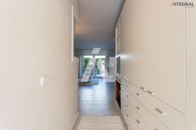 Foto b4abb011-c1a4-4225-8f25-865bfeacd391. Casa aparellada amb aparcament a Banyeres Premià de Mar