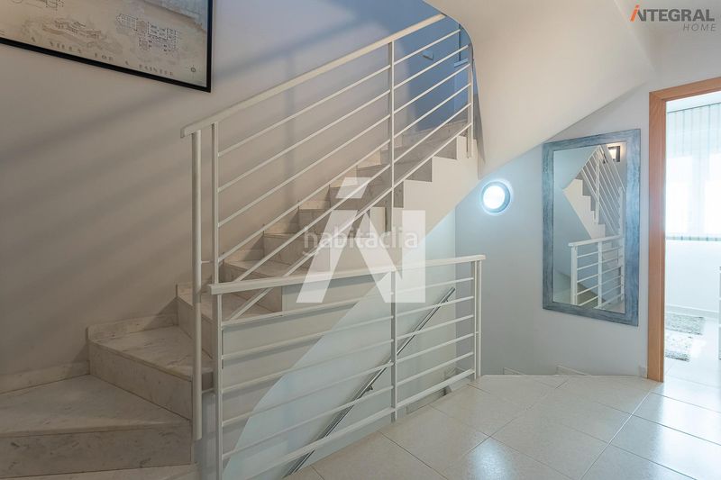 Foto f6fa9d95-fb5f-4a80-8170-4877739d1371. Casa aparellada amb aparcament a Banyeres Premià de Mar